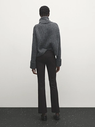 Приталенные расклешенные брюки с низкой посадкой- Заказать в России