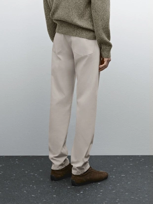 Джинсы приталенного кроя из сатиновой хлопчатобумажной смеси- Заказать в России