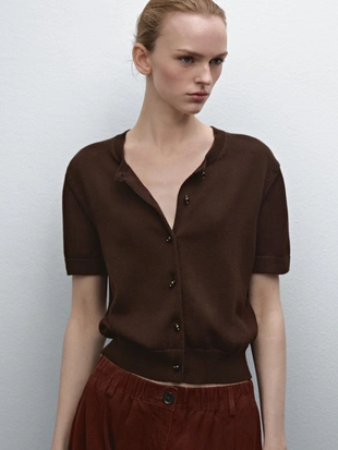 Купить Massimo Dutti Деталь вязаного кардигана на пуговицах