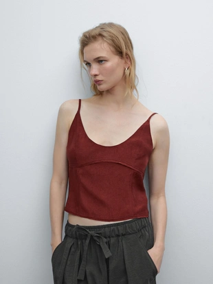 Топ на бретелях с отделкой строчкой- Заказать в России