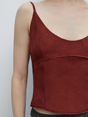 Топ на бретелях с отделкой строчкой- Заказать в России