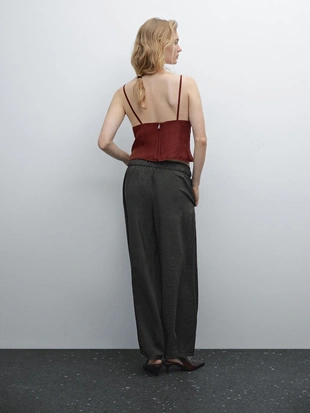 Топ на бретелях с отделкой строчкой- Заказать в России