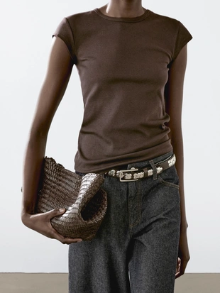 Футболка с коротким рукавом и декоративными деталями- Заказать в России