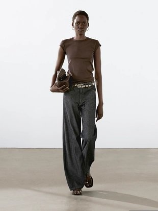 Футболка с коротким рукавом и декоративными деталями- Заказать в России