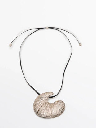 Ожерелье с подвеской из ископаемого- Заказать в России