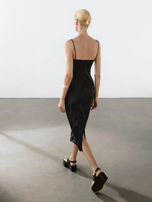 Платье миди с лямками и льном- Заказать в России