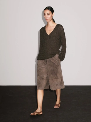 Свитер с косами и V-образным вырезом- Заказать в России