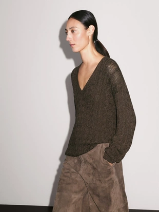 Свитер с косами и V-образным вырезом- Заказать в России