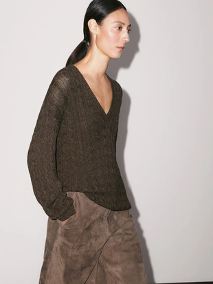 Свитер с косами и V-образным вырезом- Заказать в России