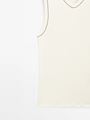 Футболка из 100% хлопка с контрастными деталями- Заказать в России