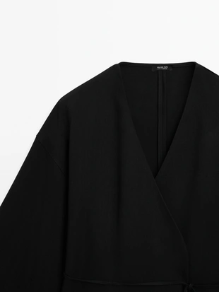 FLOWING V-NECK KIMONO- Заказать в России