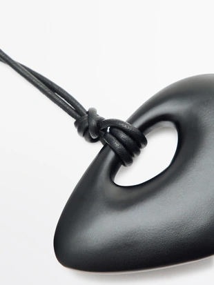 Ожерелье из деревянного элемента- Заказать в России