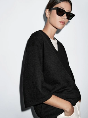 Водолазка из шерстяно-акрилового микса с V-образным вырезом- Заказать в России