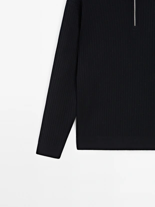 Трикотажный свитер с отложным воротником- Заказать в России