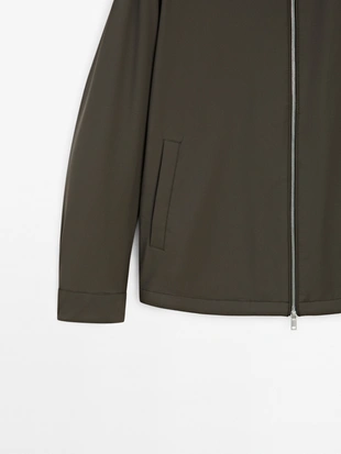 Легкая водоотталкивающая куртка- Заказать в России