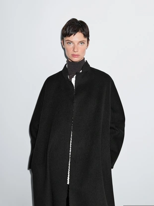 Пальто с высоким воротником- Заказать в России