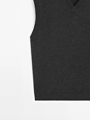 Жилет из шерстяной смеси с V-образным вырезом- Заказать в России