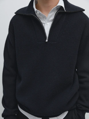 Джемпер с мокрым вырезом на молнии и высоким воротником- Заказать в России
