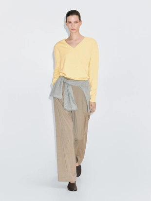 PALE YELLOW|5612/593 - Massimo Dutti Трикотажный свитер с глубоким V-образным вырезом из шерстяно-синтетической смеси