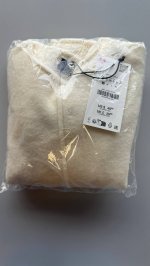 Zara МЯГКИЙ ТРИКОТАЖНЫЙ ДЖЕМПЕР С ДЕКОРАТИВНЫМИ ШВАМИ Oyster-white | 5536/197/251