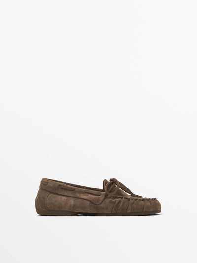 Massimo Dutti Мокасины из замши со сборками купить с доставкой.