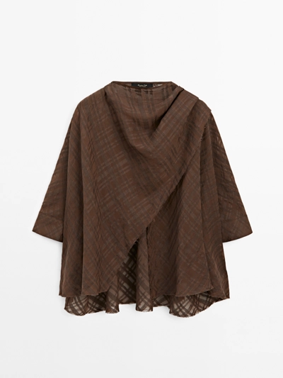Massimo Dutti Пальто-пончо из смесового льна в клетку купить с доставкой.