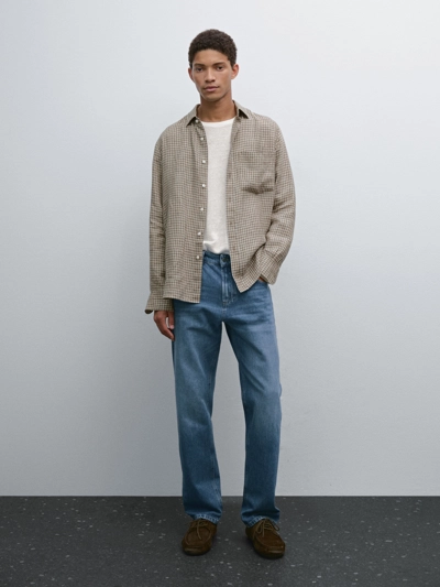 RELAXED-FIT JEANS