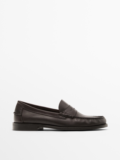 Massimo Dutti Мокасины с лямкой и клепкой из масленой кожи купить с доставкой.