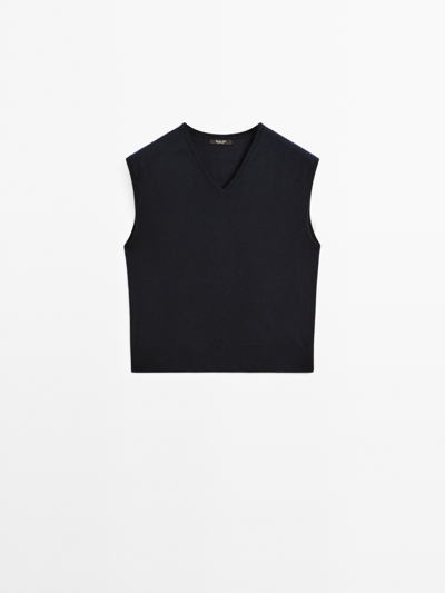 Massimo Dutti Жилет из шерсти с коротким V-образным вырезом