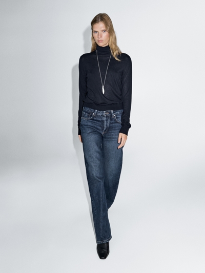 Massimo Dutti Свитер с высоким воротником из шерстяно-хлопковой смеси купить с доставкой.