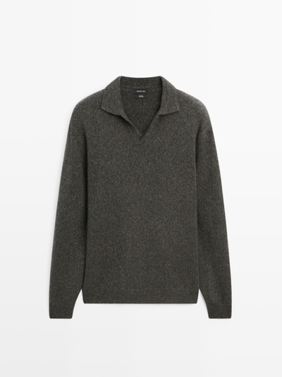 Massimo Dutti Свитер-поло с V-образным вырезом из вязаного полотна с меланжевыми вставками купить с доставкой.