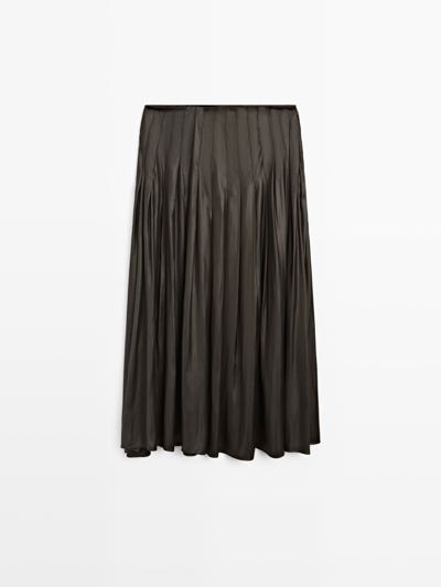 Massimo Dutti Юбка-миди с защипами и восковым покрытием купить с доставкой.