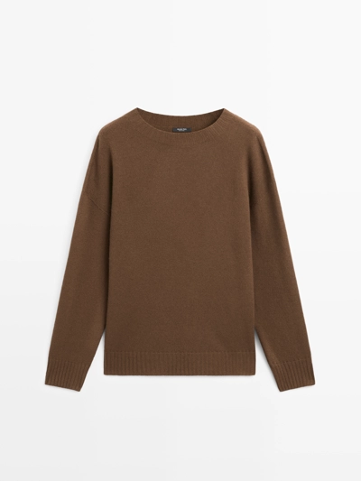 Свитер с круглым вырезом из шерстяно-вискозной смеси- Заказать в России