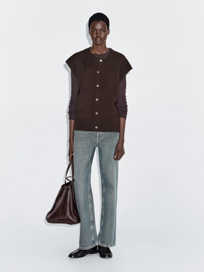 Жилет из вязаного шерстяного микса с золотыми пуговицами