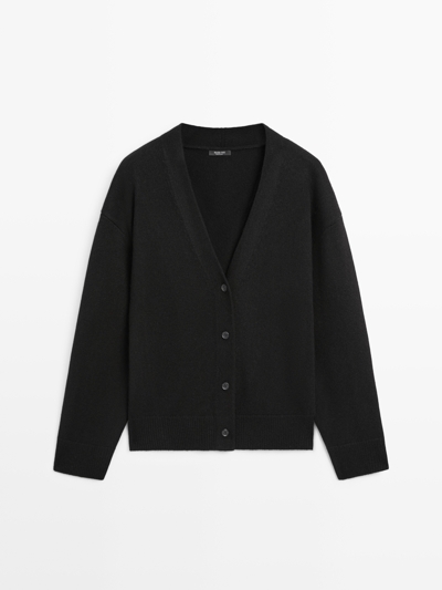 Massimo Dutti Кардиган с V-образным вырезом из шерстяной смеси купить с доставкой.