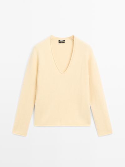 Massimo Dutti Свитер с V-образным вырезом из 100% шерсти