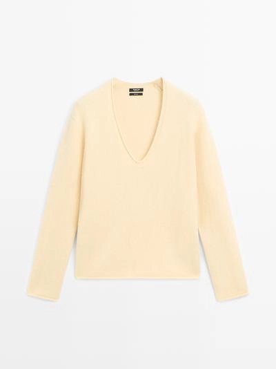 Свитер с V-образным вырезом из 100% шерсти- Заказать в России