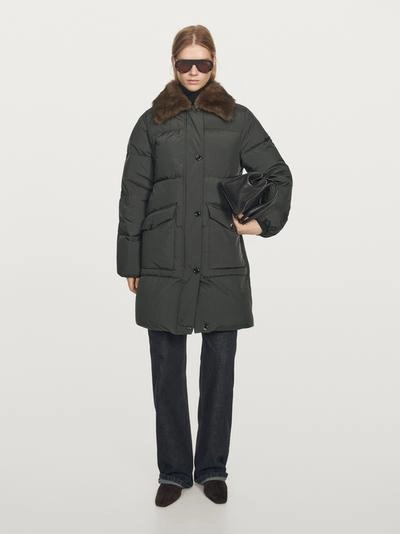 Длинный водоотталкивающий пуховик с воротником