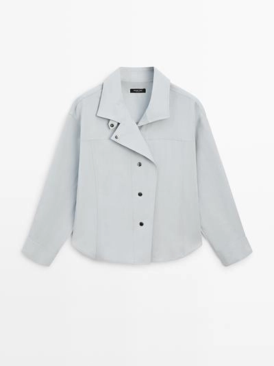 Рубашка с пуговицами и широким воротником