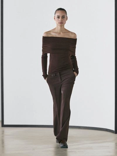 Трикотажный свитер с открытыми плечами из шерстяной смеси