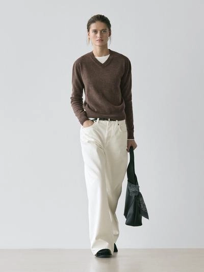 Свитер с V-образным вырезом из шерстяной смеси