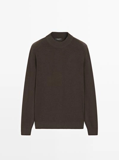 Вязанный свитер из хлопковой смеси с маканым воротником