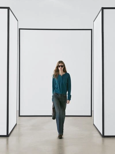 Кардиган из 100% шерсти с пуговицами в тон- Заказать в России