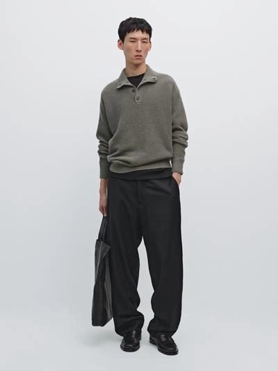 Пуловер из вязаного материала с воротником на пуговицах- Заказать в России