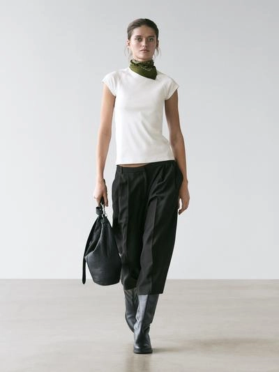 Хлопковая футболка с короткими реглановыми рукавами- Заказать в России