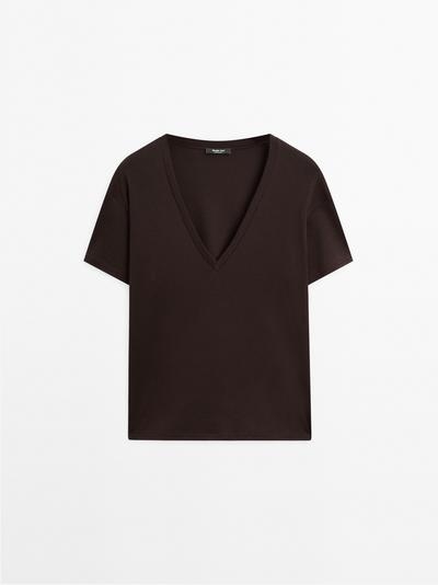 Massimo Dutti Футболка с V-образным вырезом из гарезита купить с доставкой.
