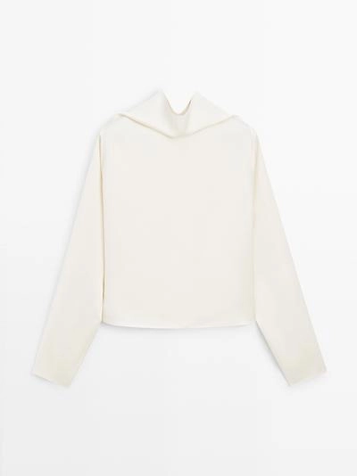 Блузка с V-образным вырезом - STUDIO- Заказать в России