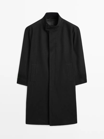 Длинное пальто с высоким воротником из 100% шерсти