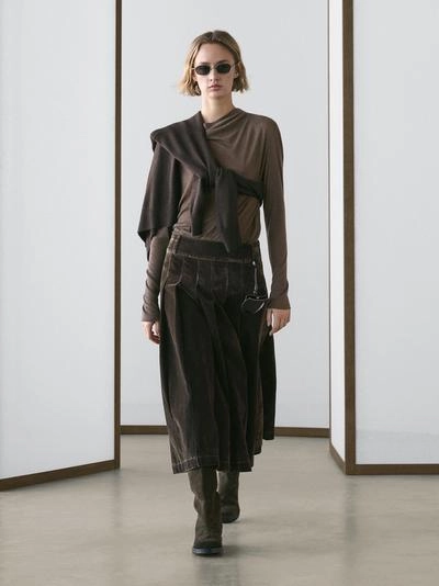 Джинсовая миди-юбка с коробочными складками