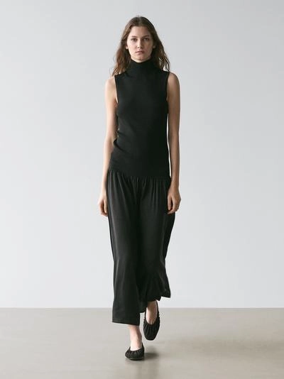 Платье-миди из трикотажа с контрастными деталями- Заказать в России